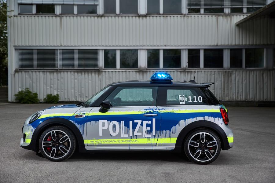  Mini John Cooper Works Polizei (F56) 2018 года  (фото 13 из 13)
